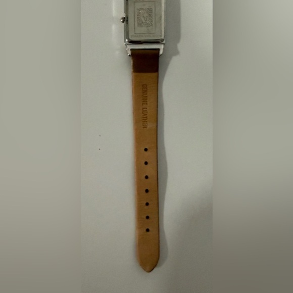 Anne Klein‎ Ladies Rectangular 21mm x 24mm Leather Dress Watch Needs New Battery - Picture 6 of 10